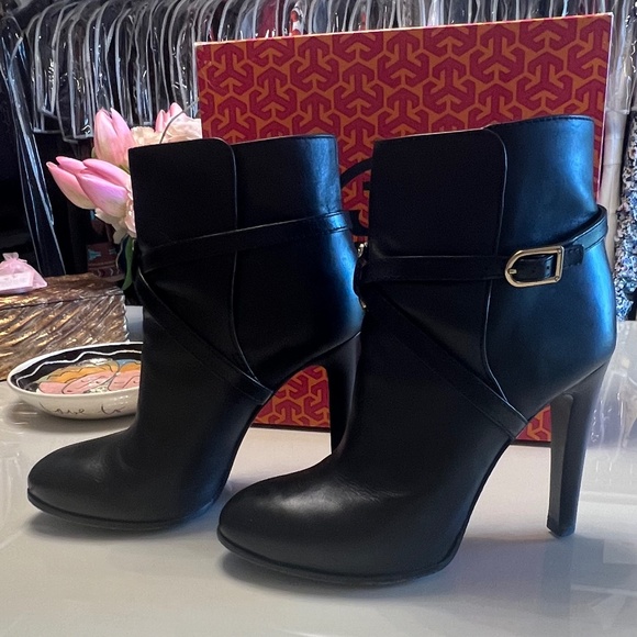 Tory Burch Black Leather High Heel Ankle  "Dorese" Booties - Picture 1 of 5